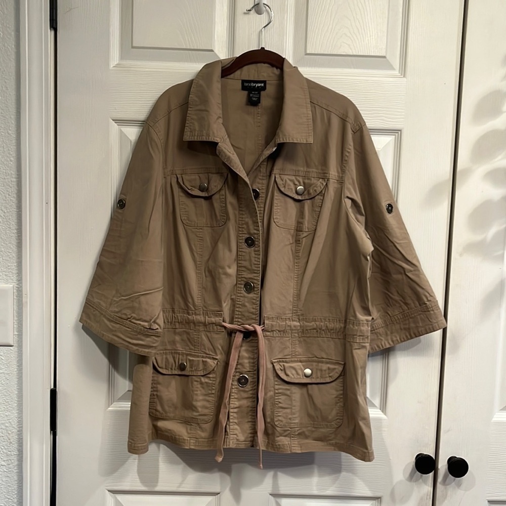 Lane Bryant brand size 18/20 button front lightweight jacket with tie closure